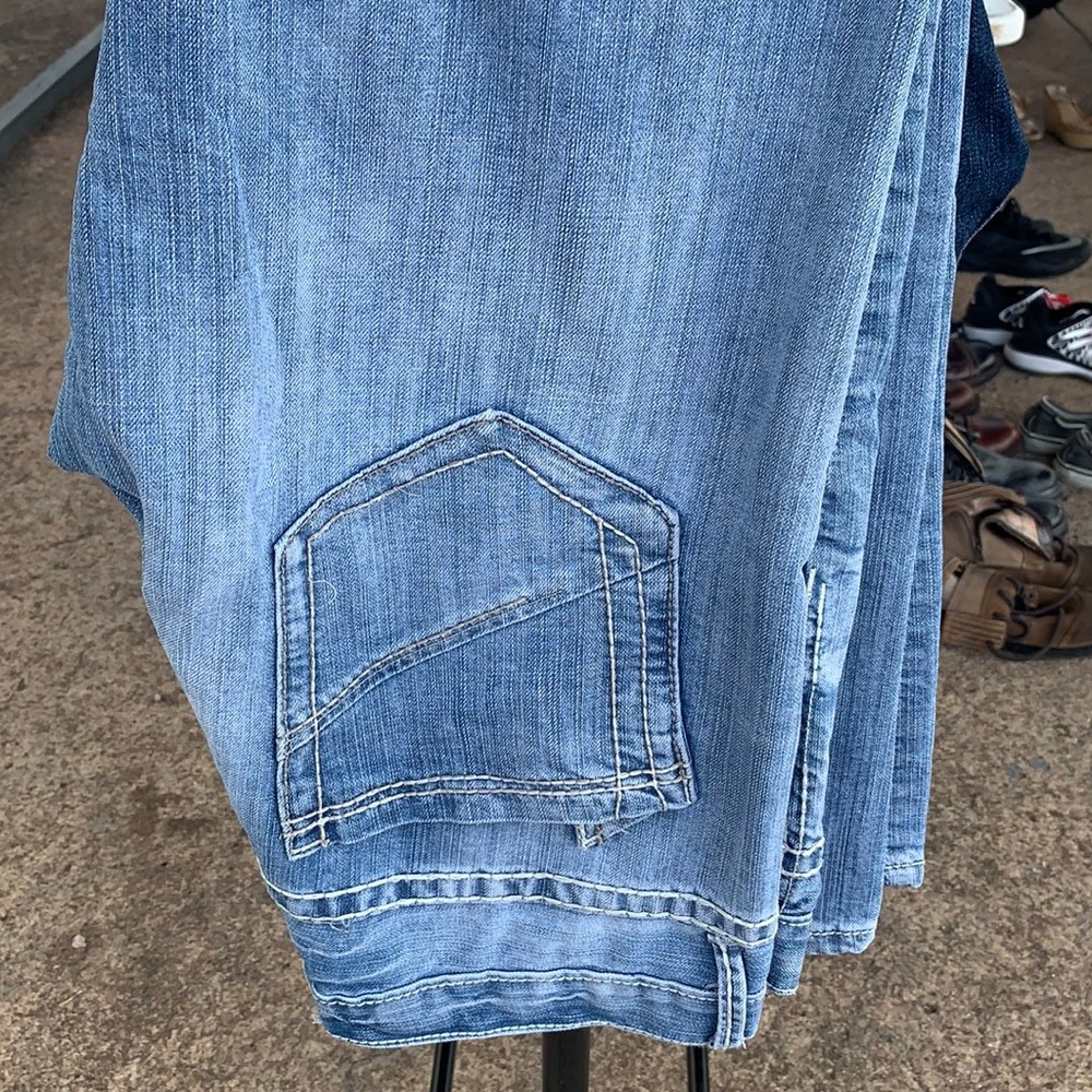 Buckle jeans